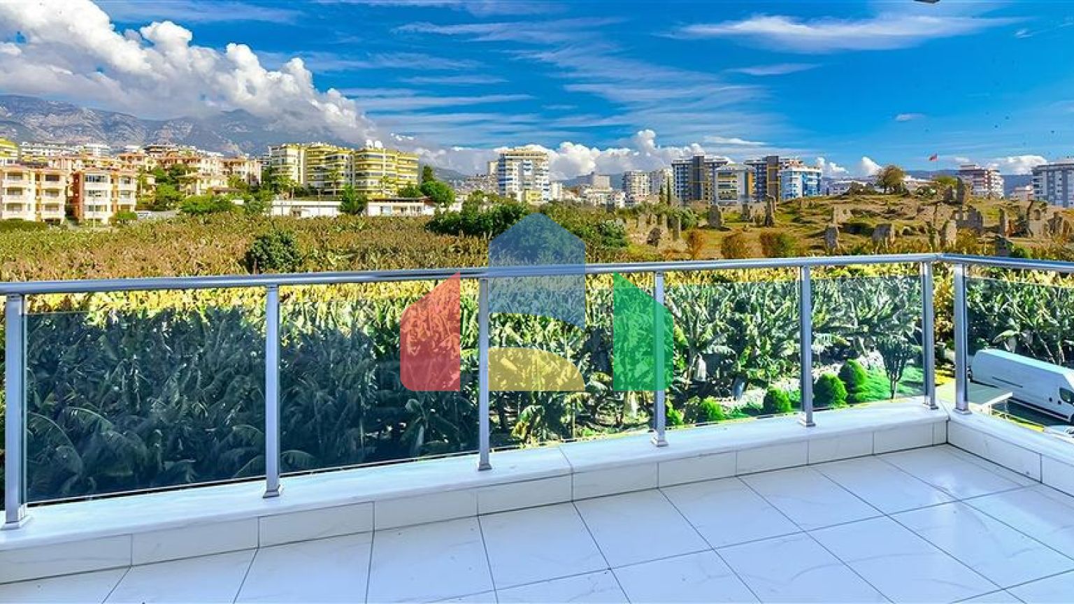 Просторная квартира 1+1 в 400 м от моря в районе Махмутлар