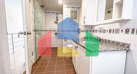Spacious 4+1 penthouse with sea view