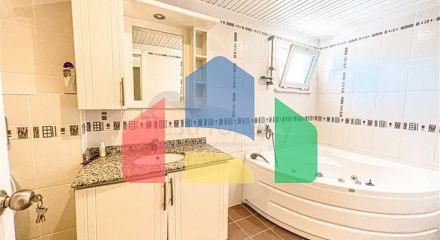 Spacious 4+1 penthouse with sea view