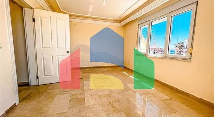 Spacious 4+1 penthouse with sea view