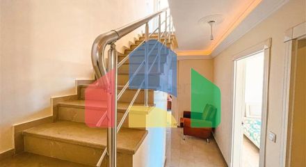 Просторий пентхаус 4 + 1 з видом на море