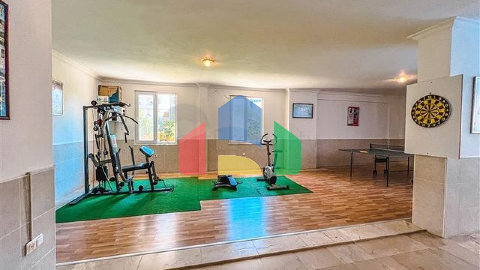 Просторий пентхаус 4 + 1 з видом на море