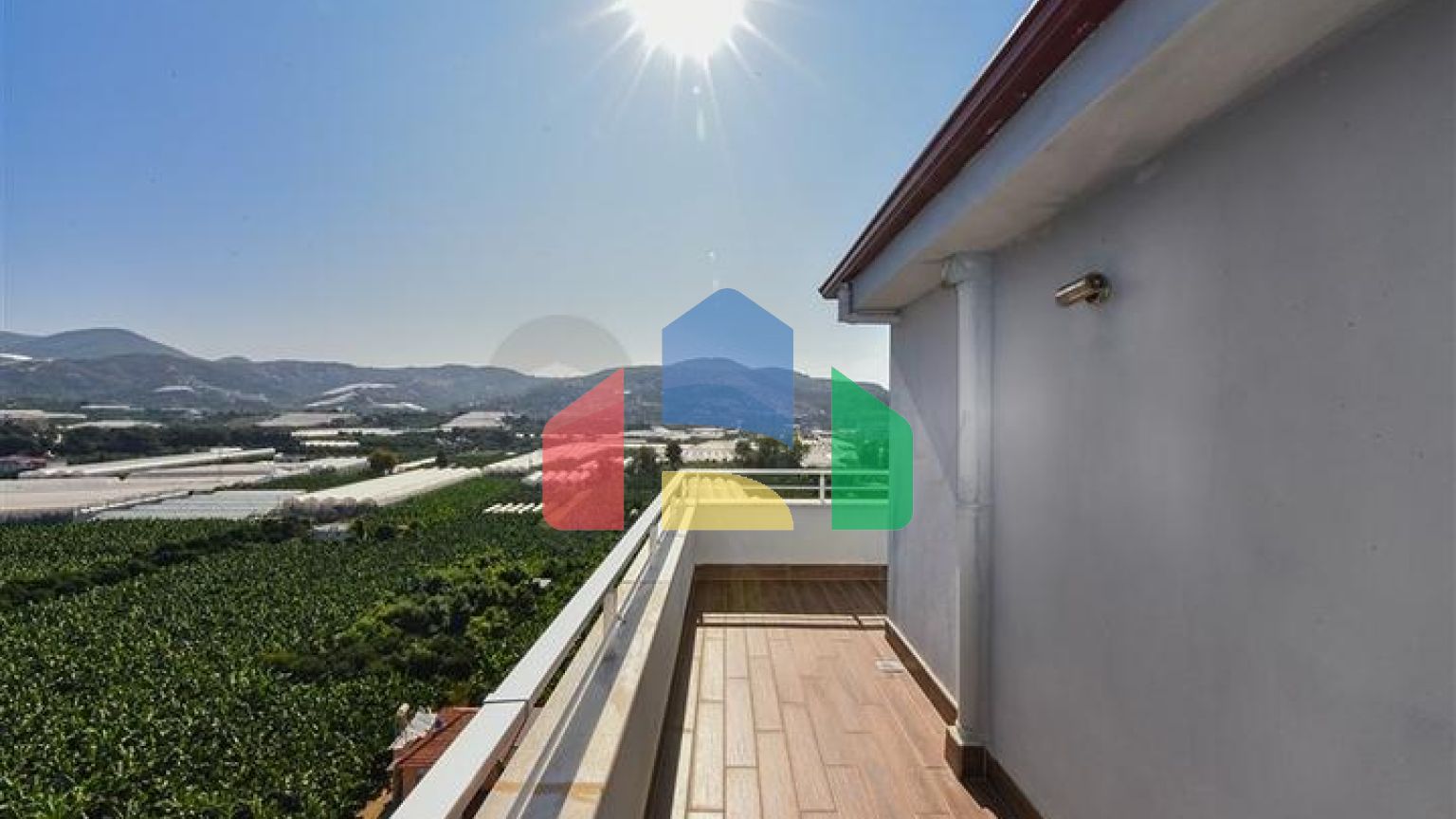 Пентхаус 3+1 в районе Махмутлар