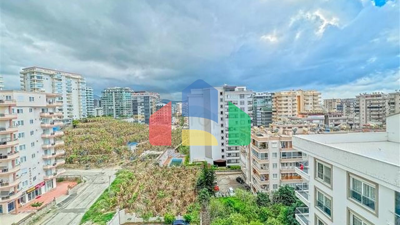 Пентхаус планировкой 2+1 в районе Махмутлар