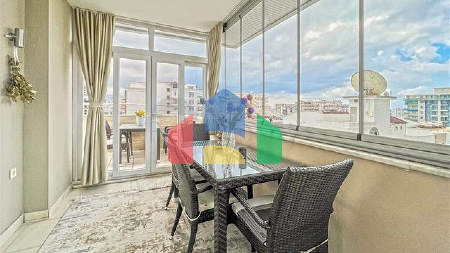 Пентхаус планировкой 2+1 в районе Махмутлар