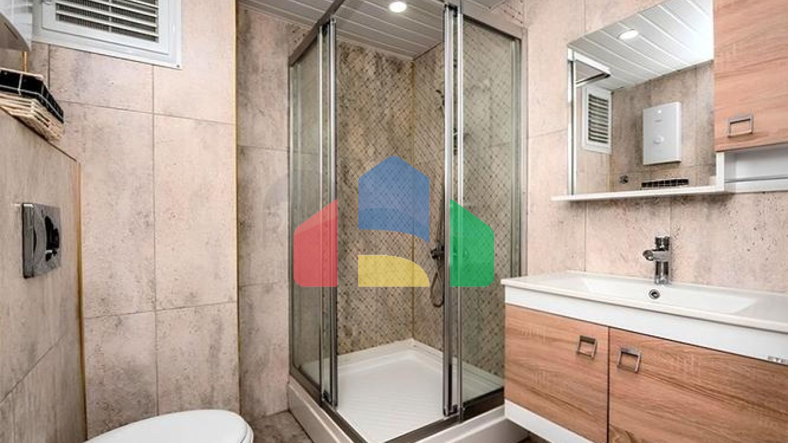 Трехкомнатная квартира в районе Махмутлар в 400 м от моря