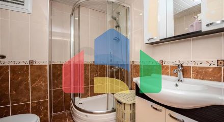 Трехкомнатная квартира в районе Махмутлар в 400 м от моря Трехкомнатная квартира в районе Махмутлар в 400 м от моря