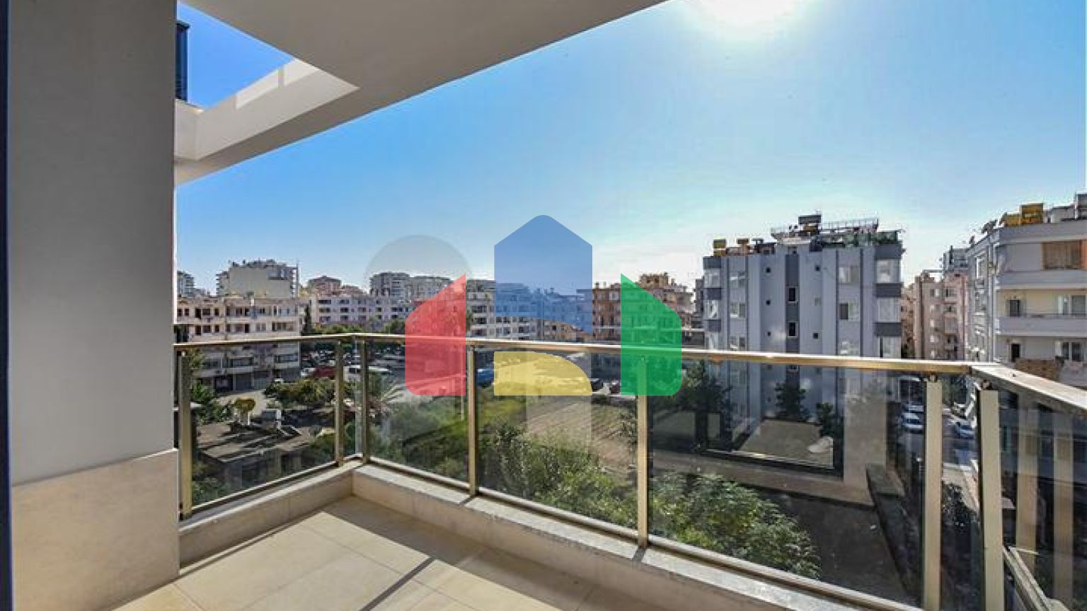 Квартира 2+1 в районі Махмутлар в 400 м від моря 