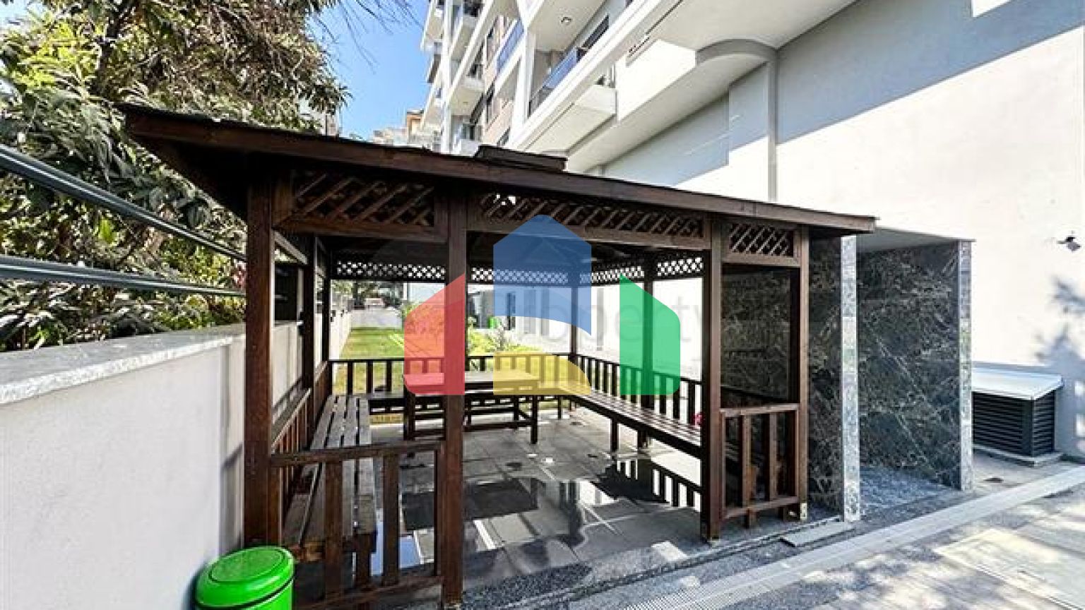 Квартира 2+1 в районі Махмутлар в 400 м від моря 