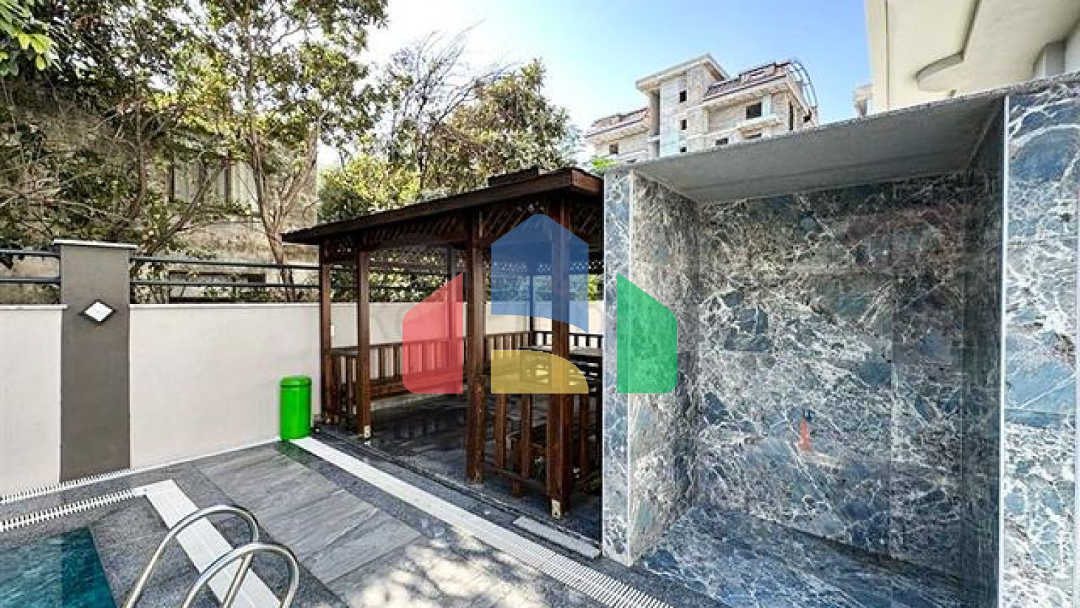 Квартира 2+1 в районі Махмутлар в 400 м від моря 