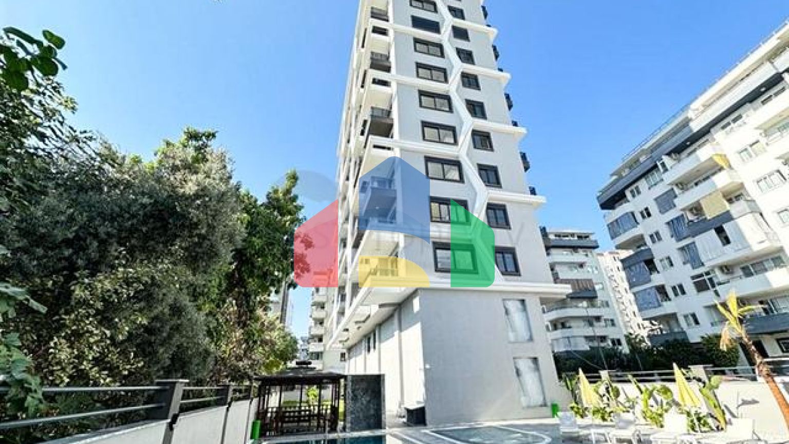 Квартира 2+1 в районі Махмутлар в 400 м від моря 