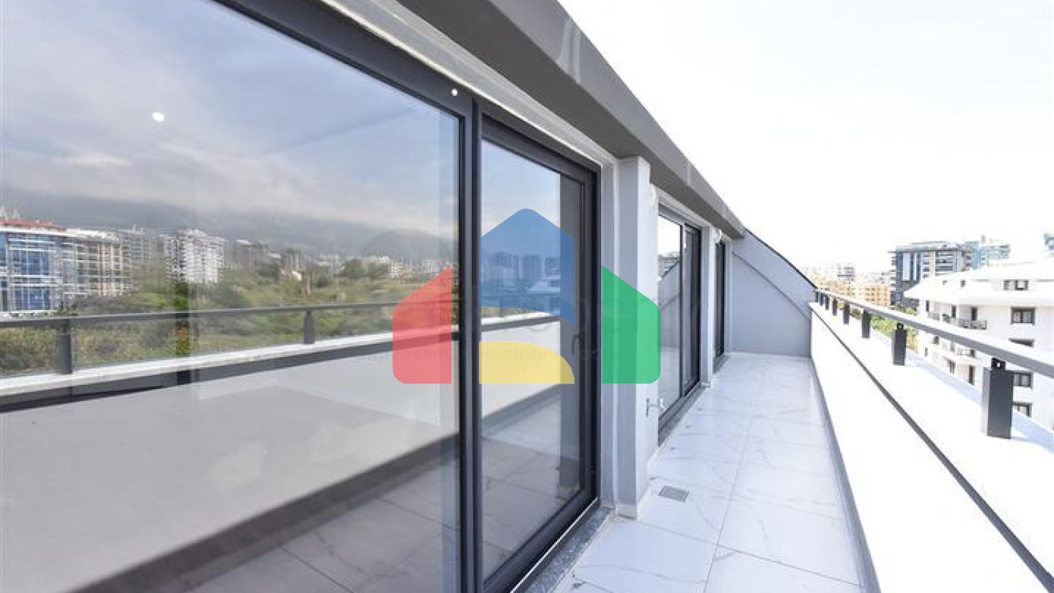 Пентхаус 3+1 в районе Махмутлар