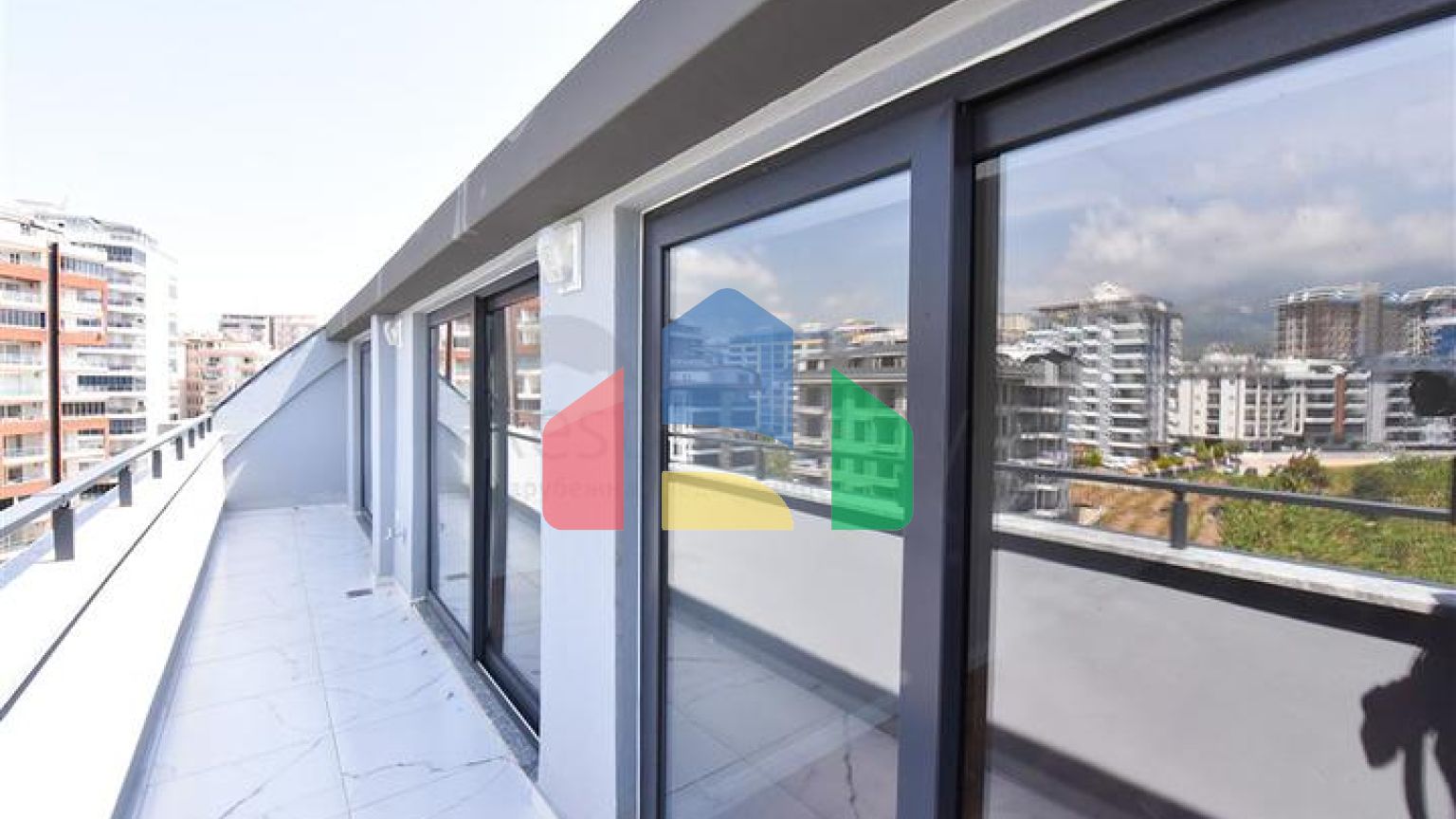 Пентхаус 3+1 в районе Махмутлар