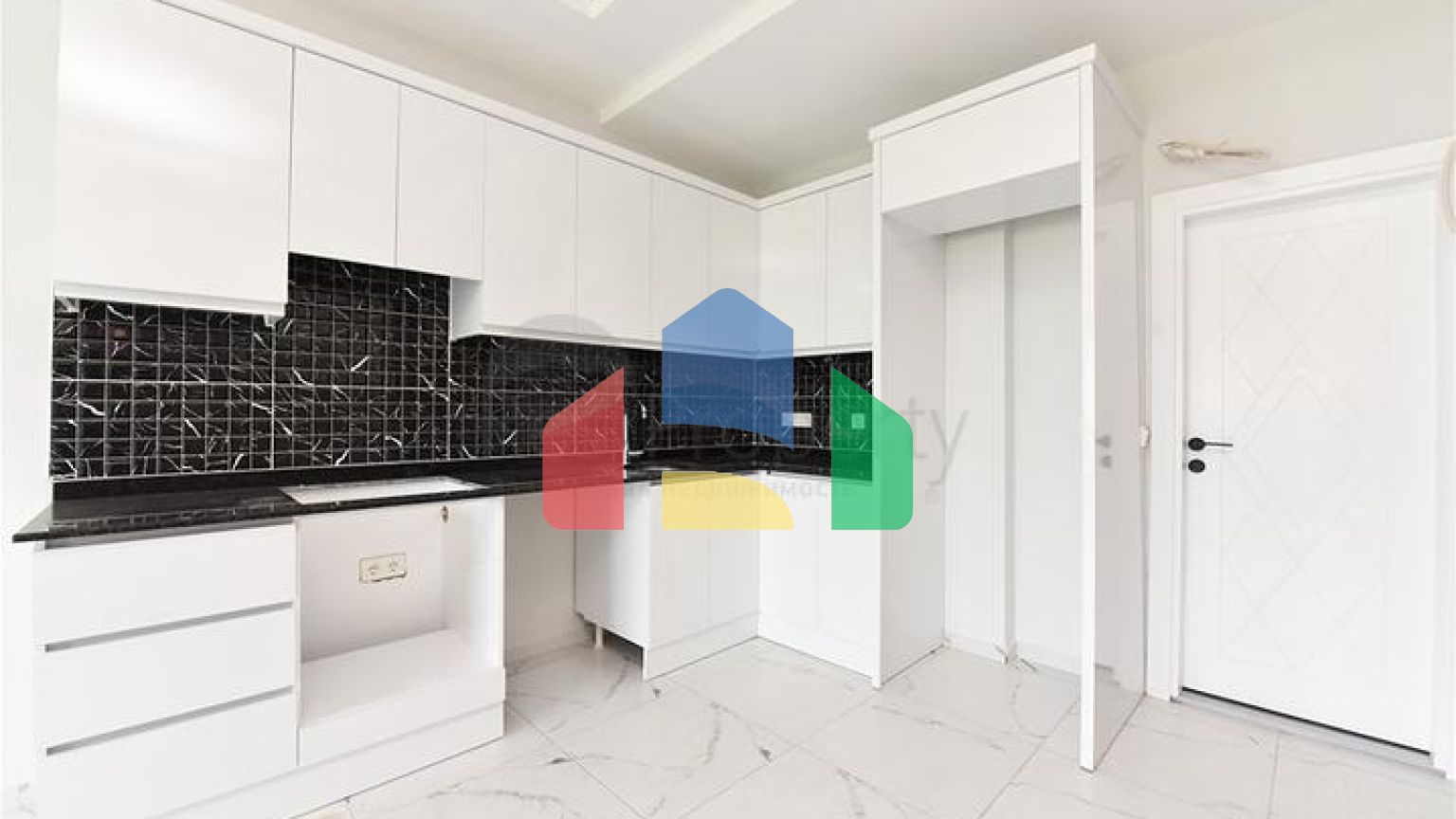 Пентхаус 3+1 в районе Махмутлар