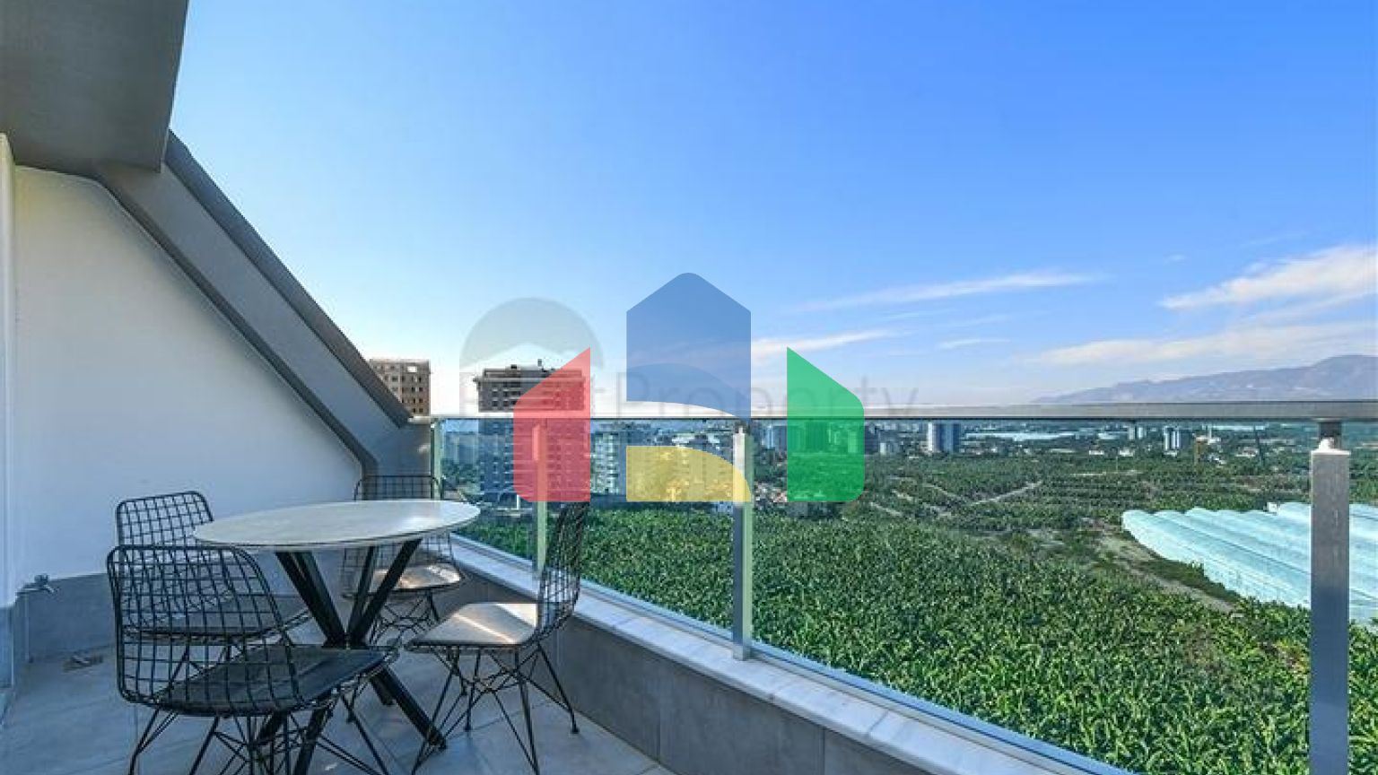 Пентхаус планировки 2+1 в Махмутларе