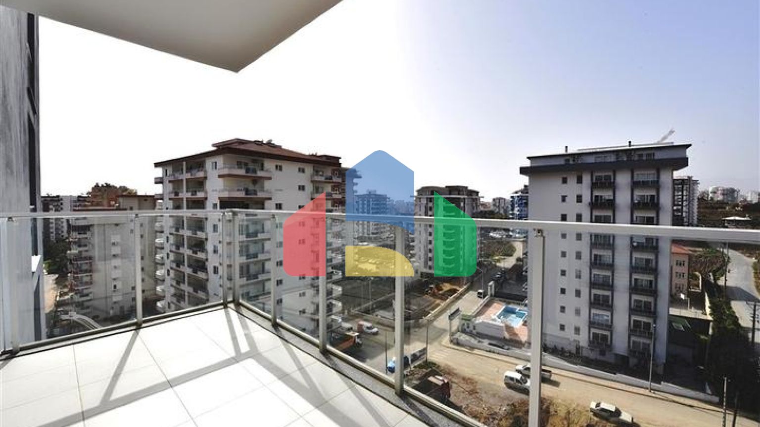 Меблированная трехкомнатная квартира