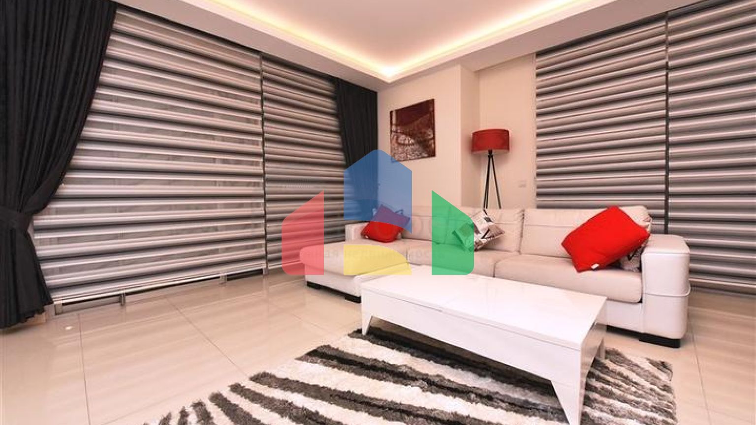 Меблированная трехкомнатная квартира