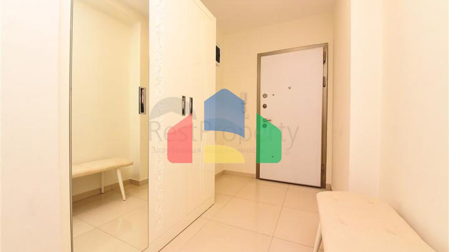 Меблированная трехкомнатная квартира