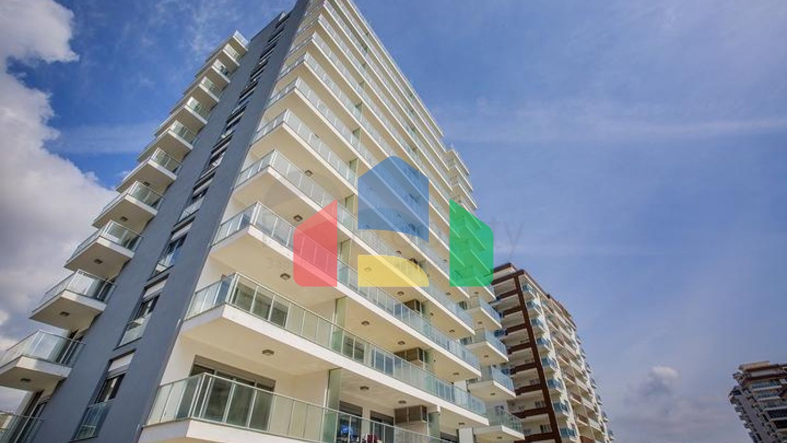 Меблированная трехкомнатная квартира