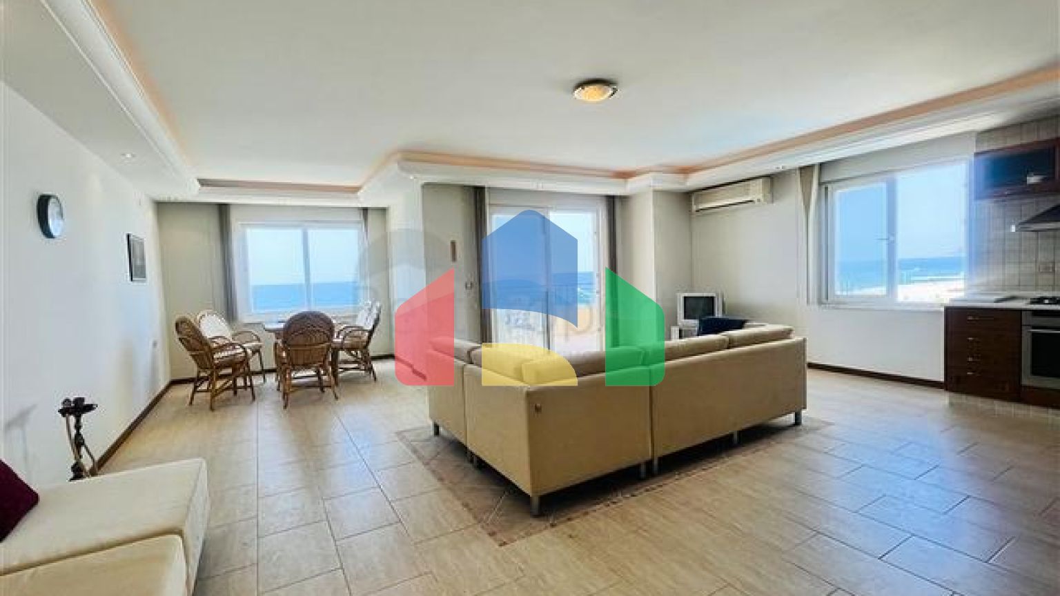 Квартира планировкой 3+1 с безупречным видом на Средиземное море