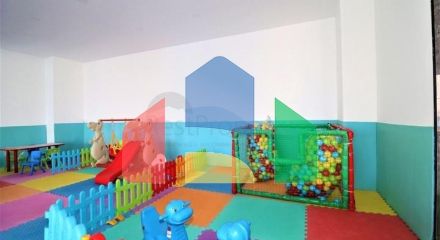 Меблированная квартира 1+1 с видом на море и на горы в районе Махмутлар