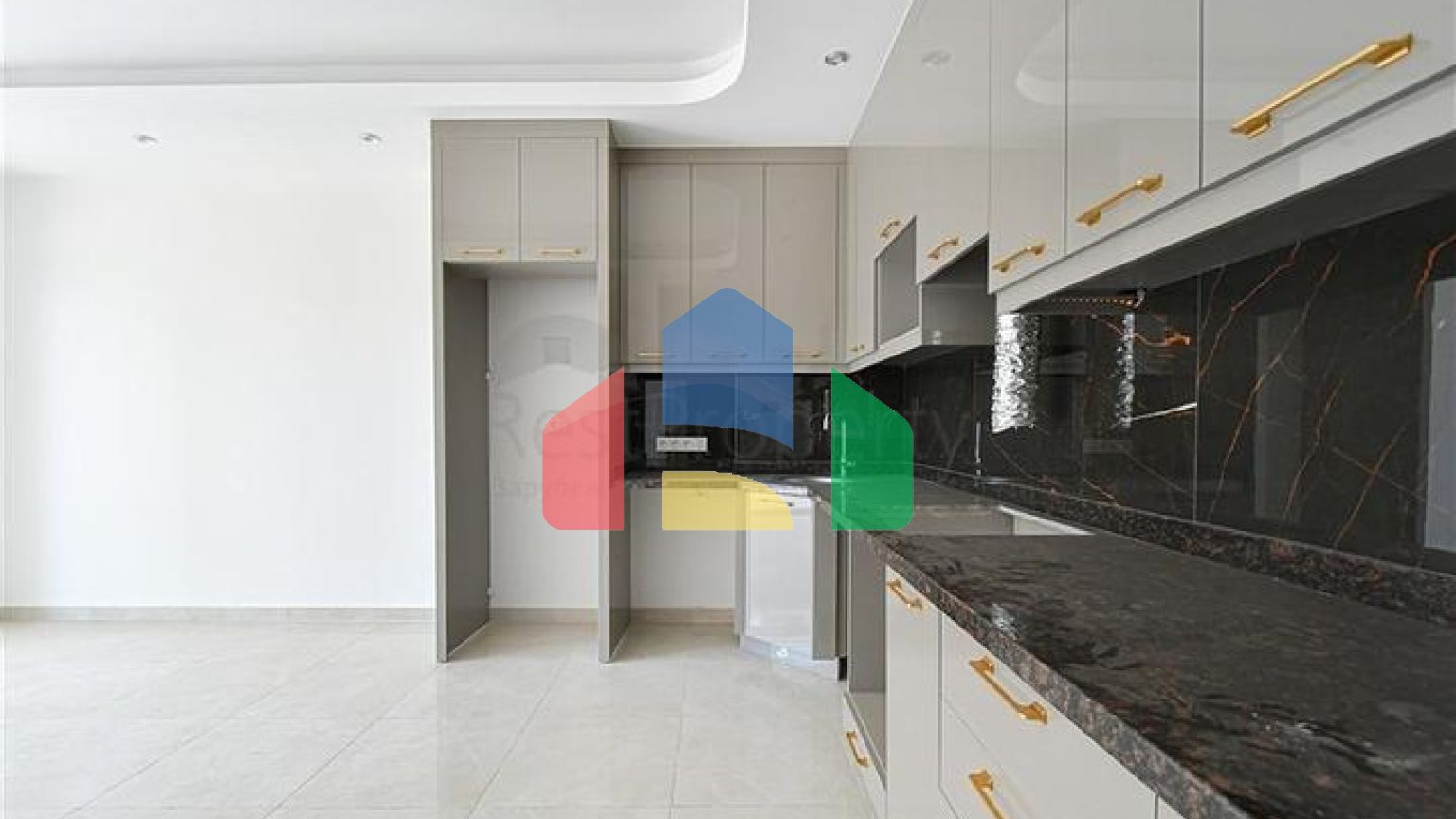 Стильная квартира с полной инфраструктурой в самом центре Махмутлара