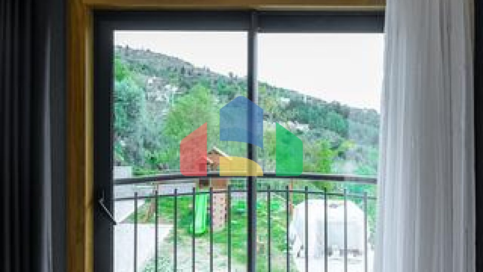 Вілла 4 + 1 в районі Махмутлар