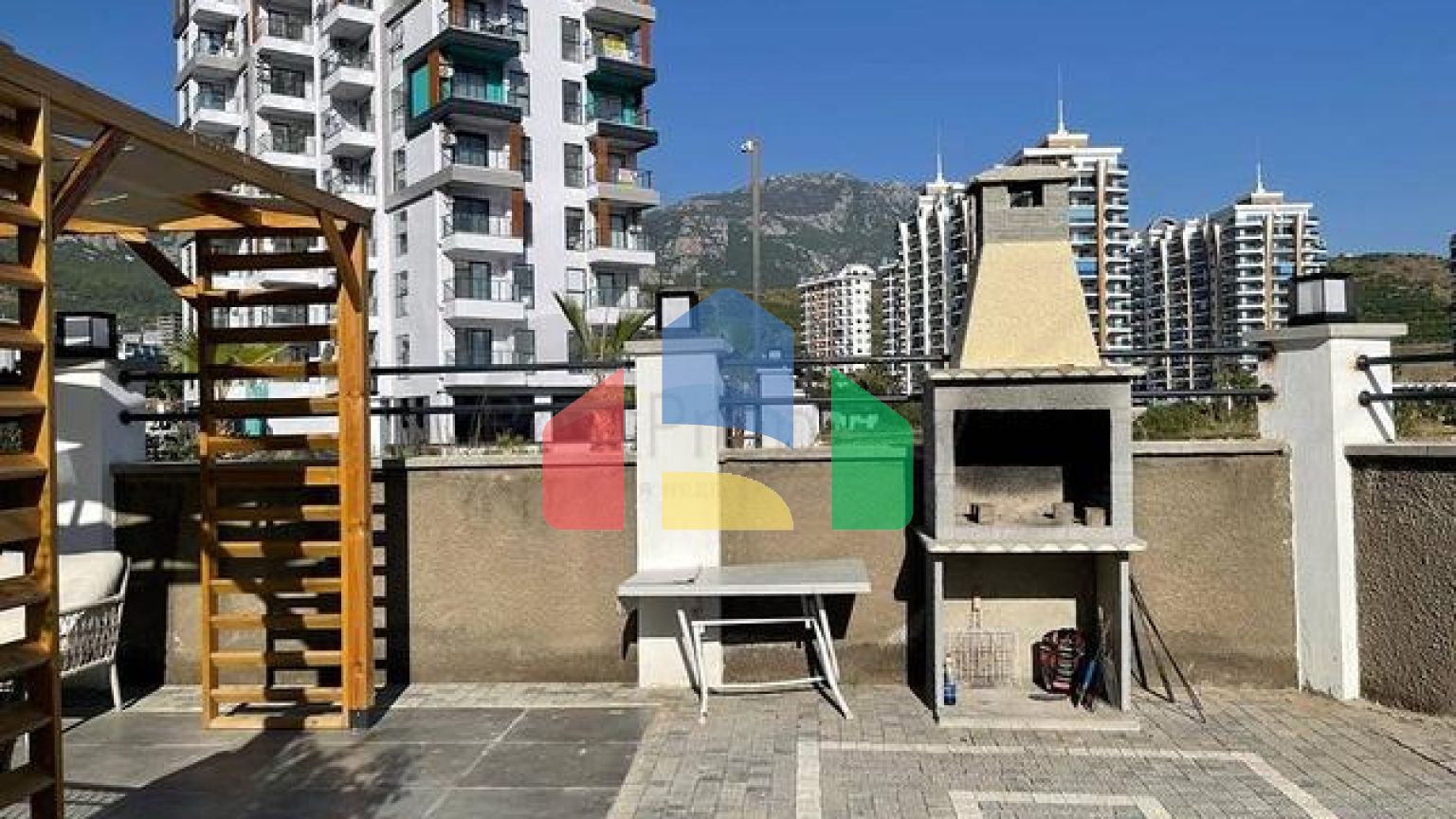 Двокімнатна квартира в районі Махмутлар