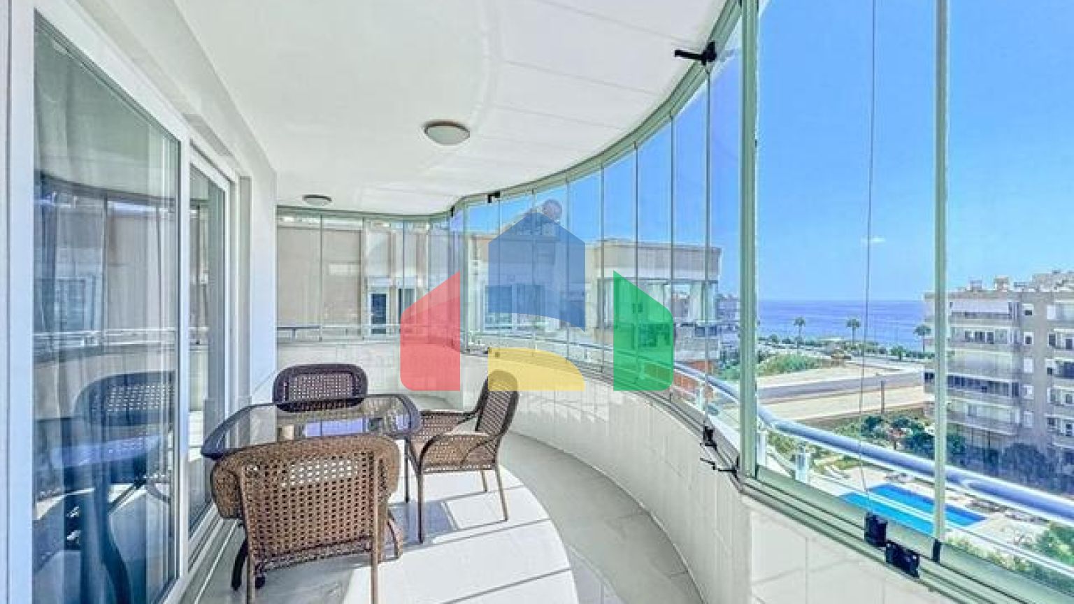 Апартаменты 2+1 в районе Махмутлар