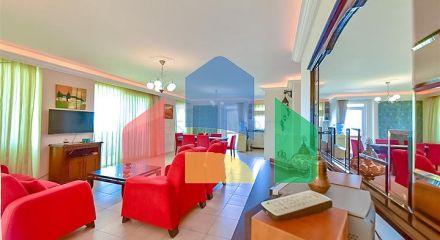 Затишна трикімнатна квартира з захоплюючим видом на море