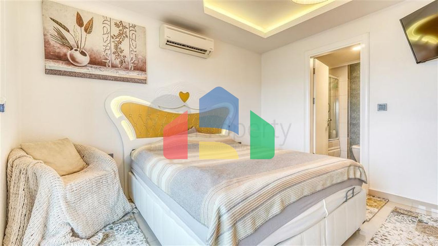 Просторий пентхаус 3 + 1 в Махмутларі