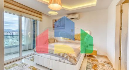 Просторий пентхаус 3 + 1 в Махмутларі