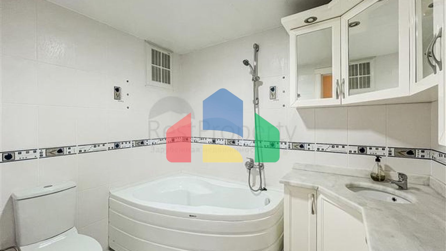 Затишна квартира 2 + 1 в районі Махмутлар