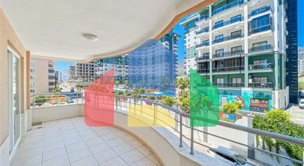 Затишна квартира 2 + 1 в районі Махмутлар