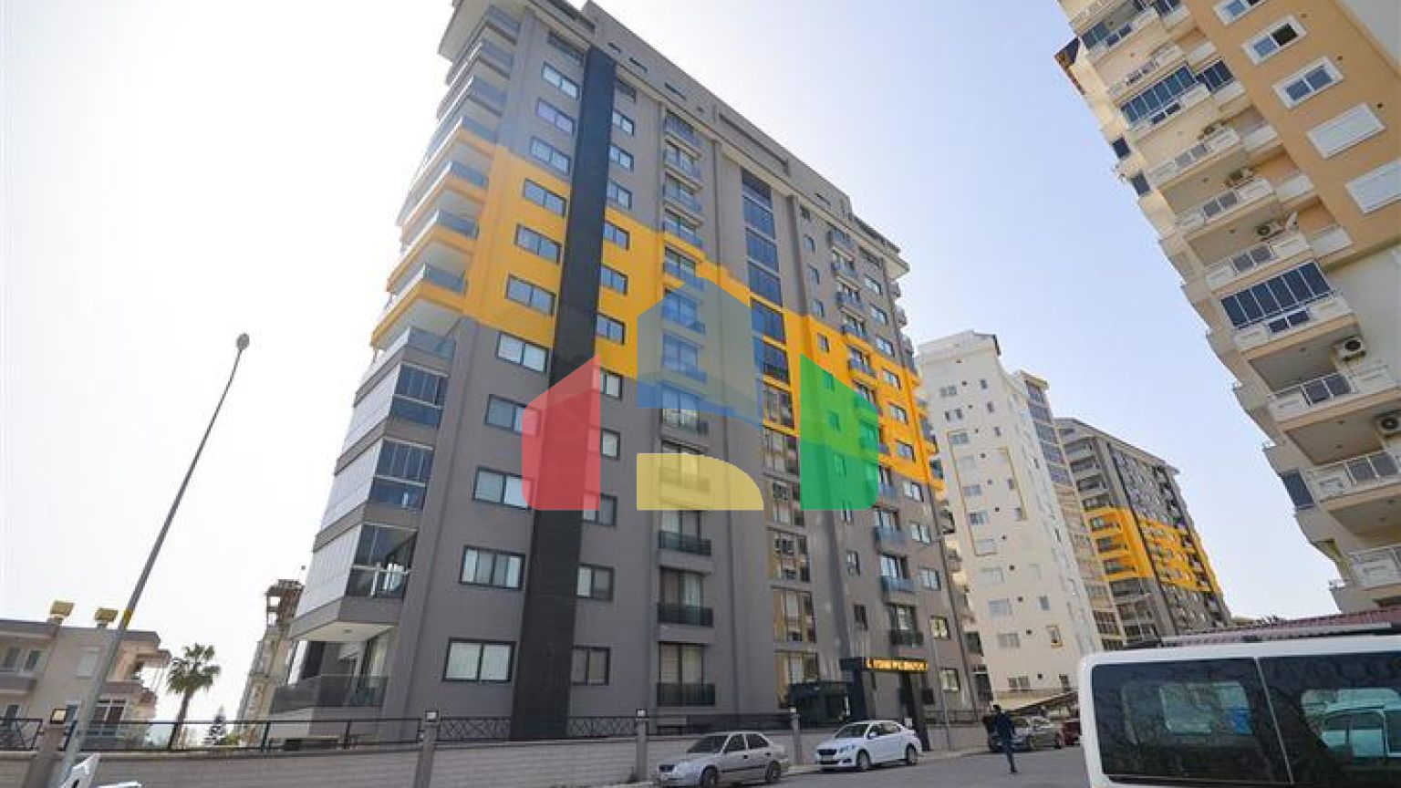 Квартира 2+1 с кладовой в районе Махмутлар