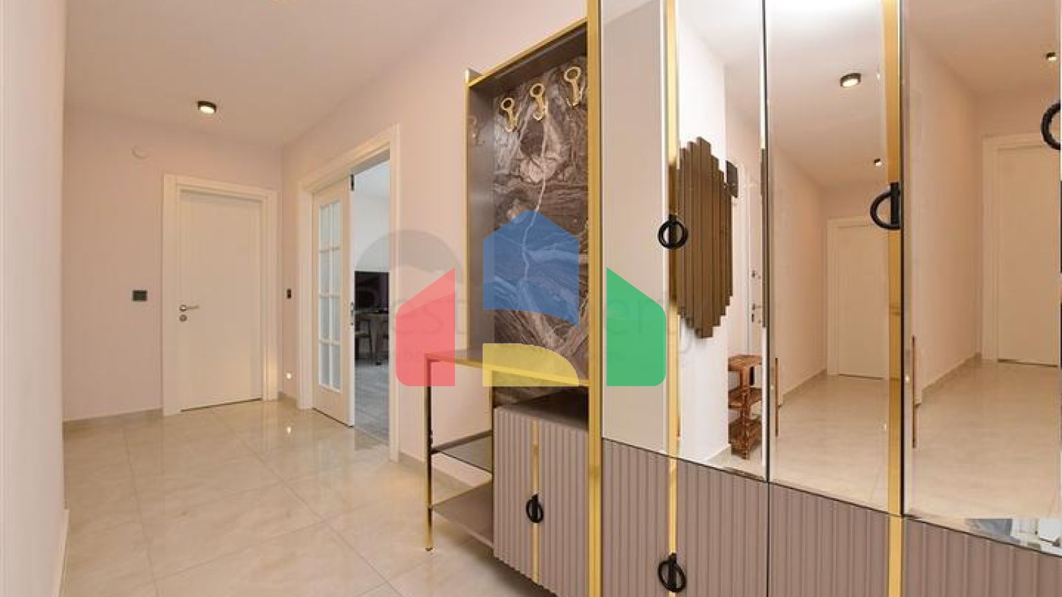 Квартира 2+1 с кладовой в районе Махмутлар