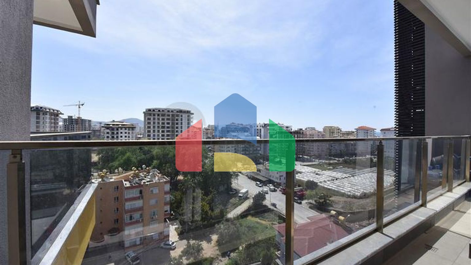 Квартира 2+1 с кладовой в районе Махмутлар