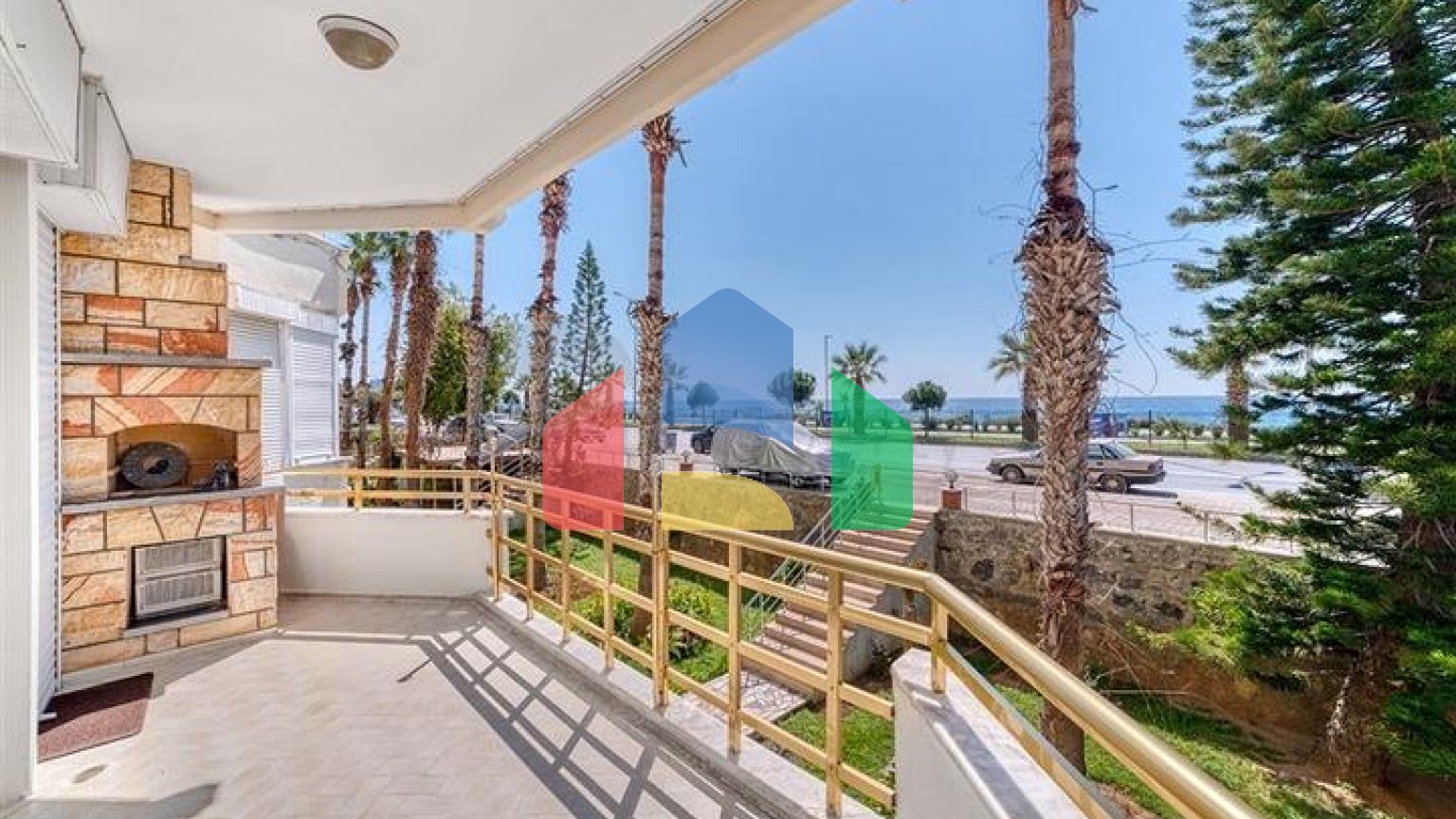 Апартаменты в комплексе на первой береговой линии