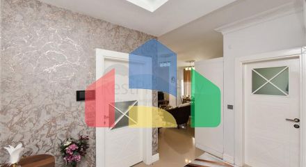 Красива квартира в резиденції біля моря в районі Махмутлар.