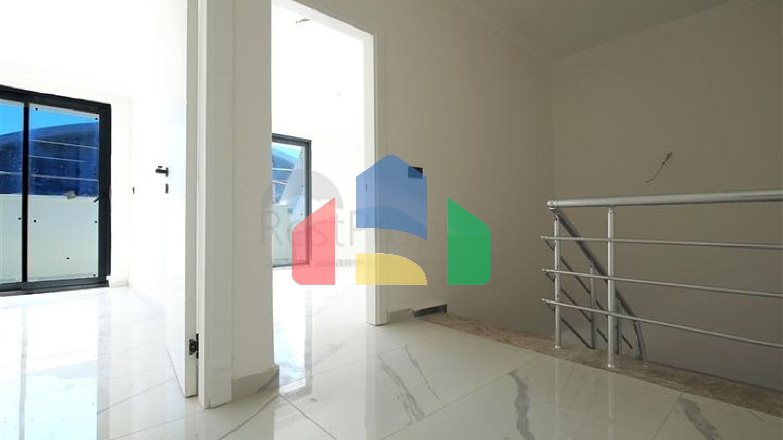 Сучасний пентхаус 2 + 1 в престижному комплексі в Махмутларі