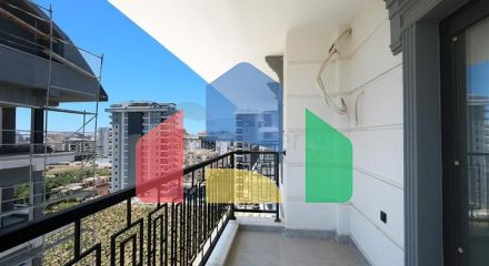 Сучасний пентхаус 2 + 1 в престижному комплексі в Махмутларі