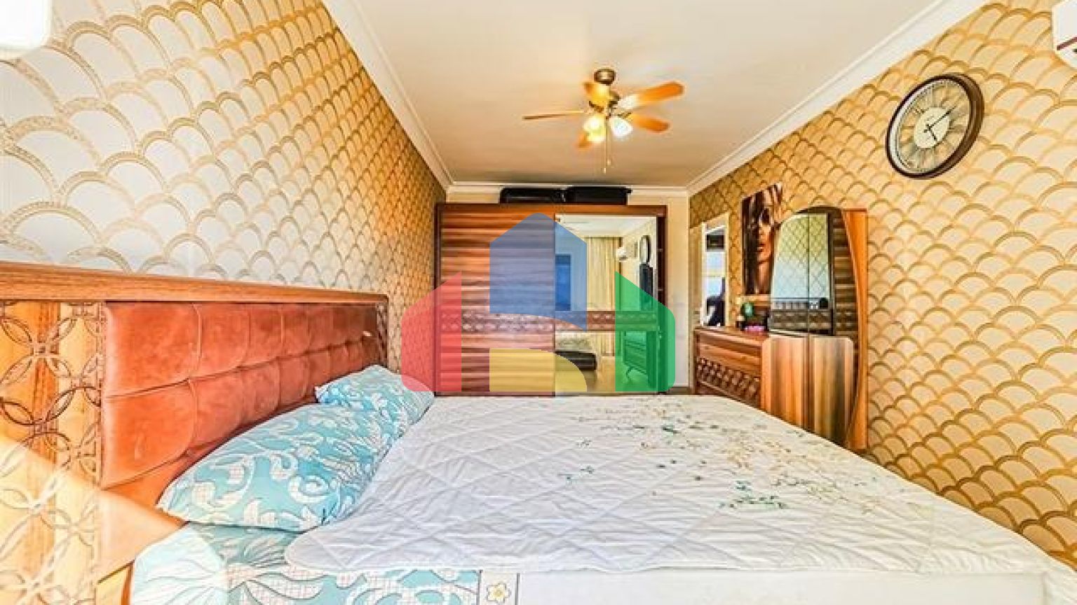 Меблированный пентхаус 4+1 в одном из жилых комплексов Махмутлара