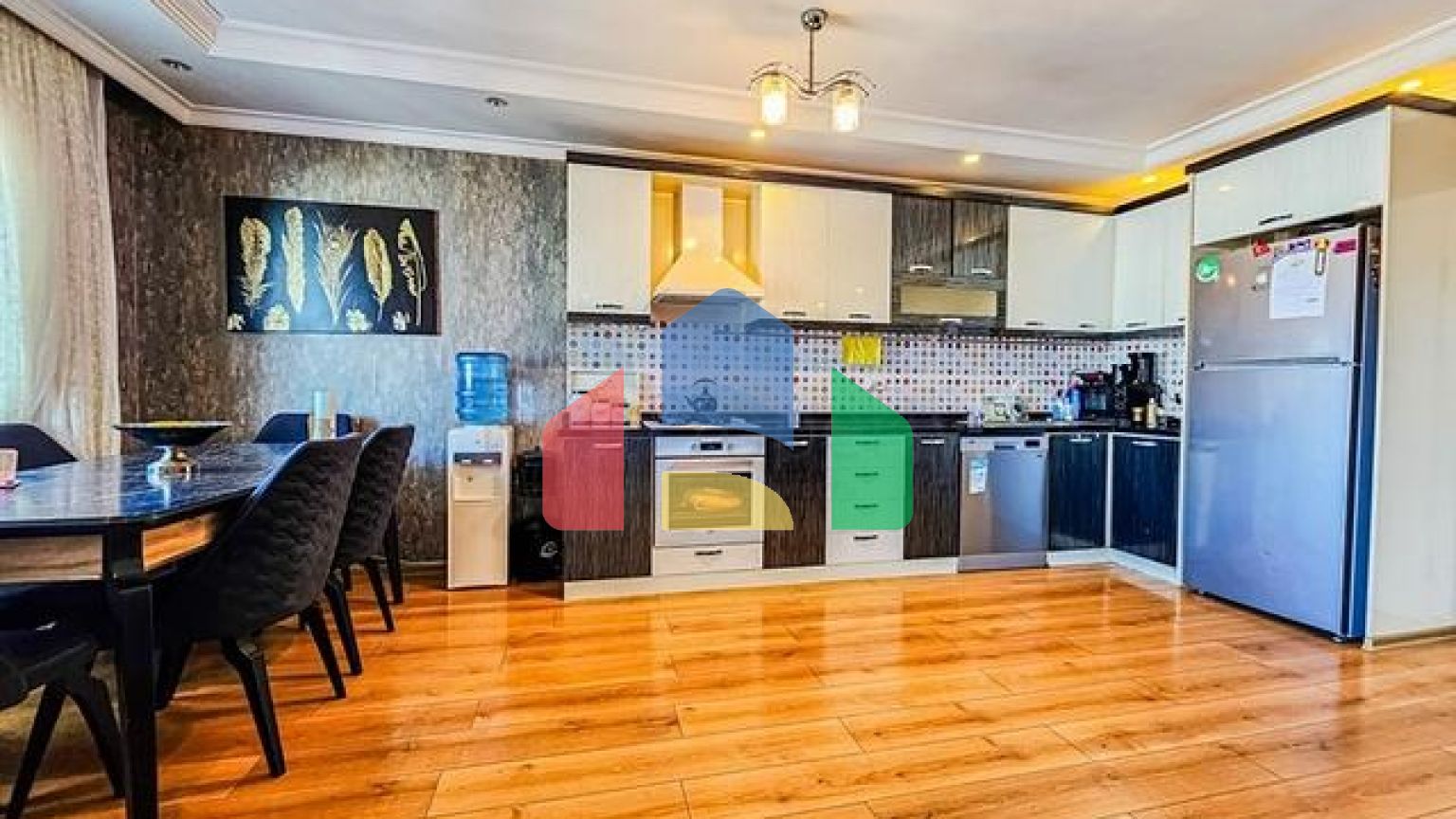 Меблированный пентхаус 4+1 в одном из жилых комплексов Махмутлара