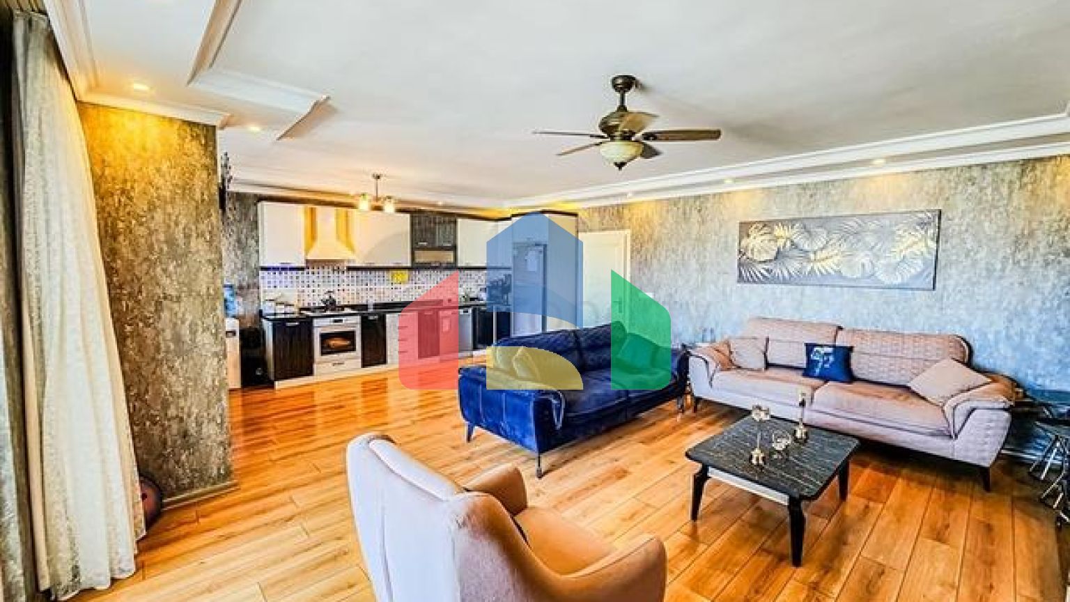 Меблированный пентхаус 4+1 в одном из жилых комплексов Махмутлара