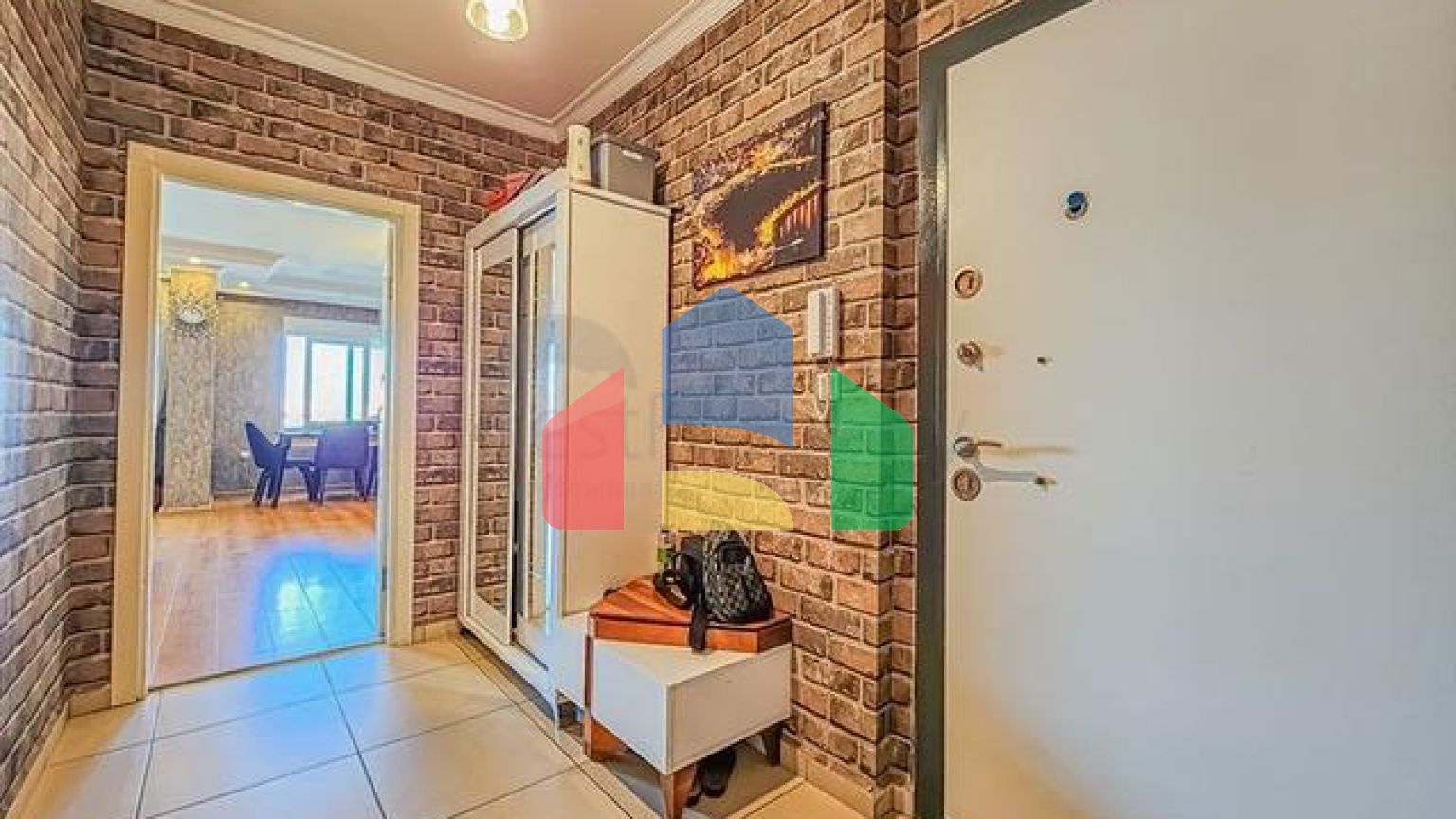 Меблированный пентхаус 4+1 в одном из жилых комплексов Махмутлара