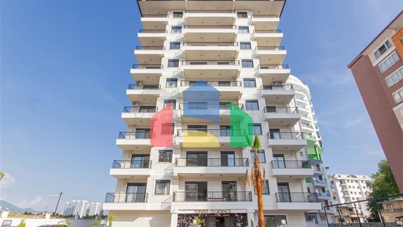 Квартира 1+1 с дизайнерским ремонтом в районе Махмутлар