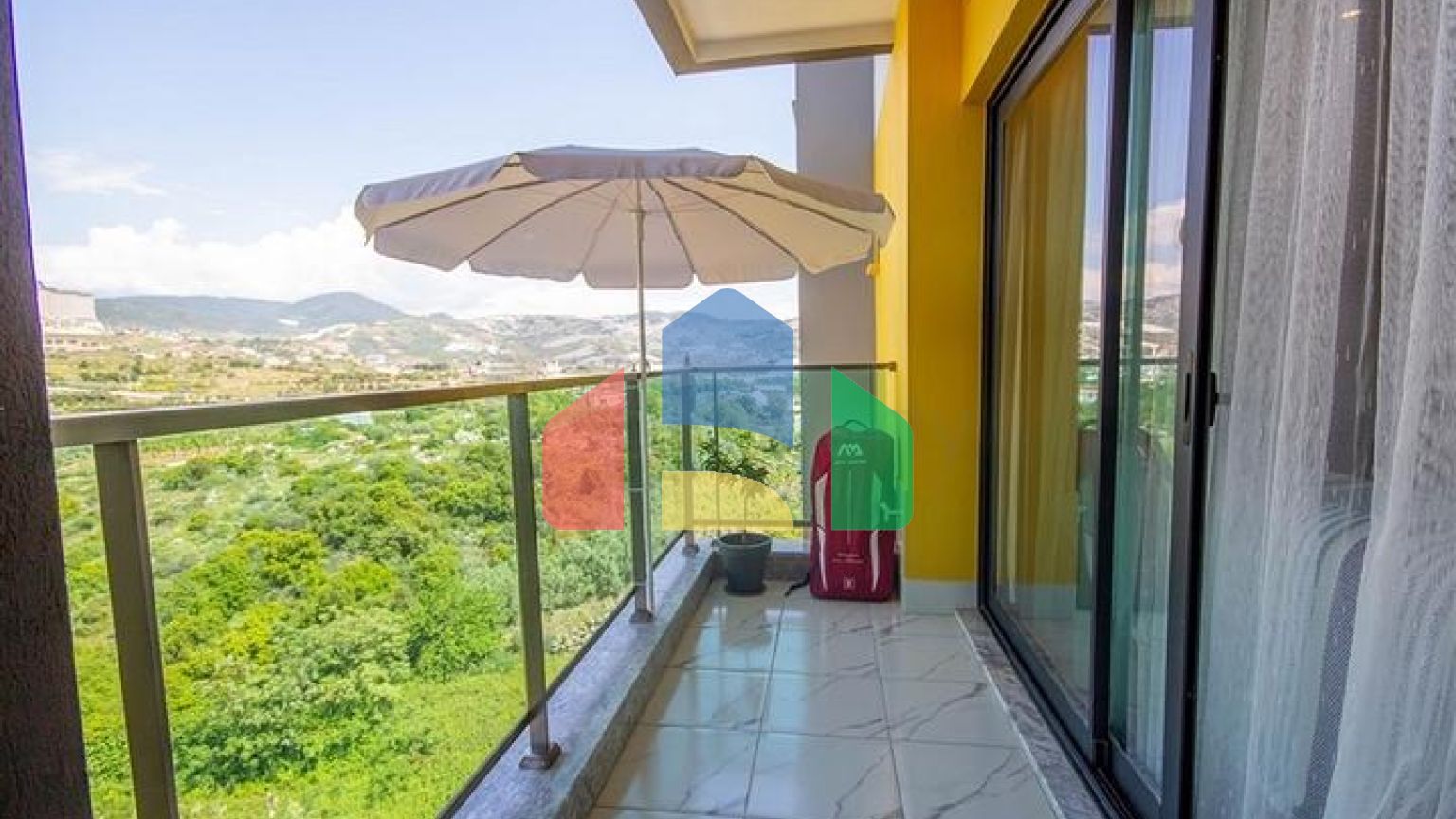 Затишна квартира 1 + 1 в 650м від моря в районі Махмутлар