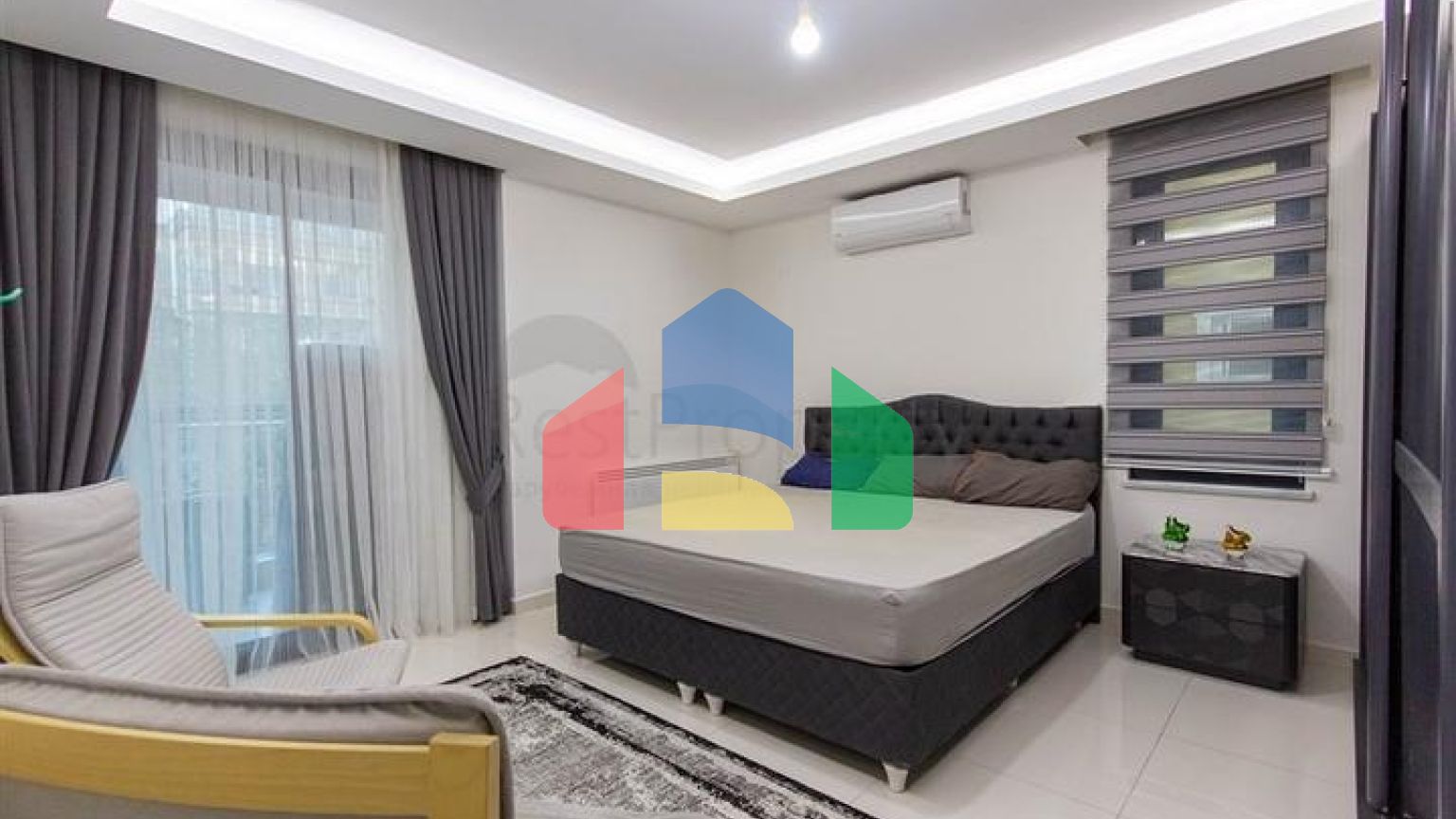 Просторная квартира 2+1 от собственника в 400 метрах от моря в районе Махмутлар