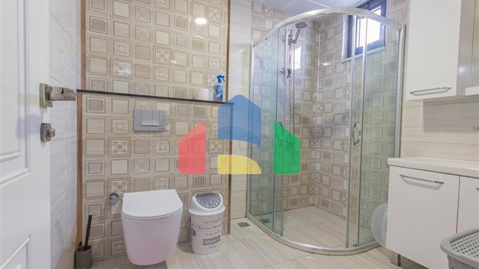 Просторная квартира 2+1 от собственника в 400 метрах от моря в районе Махмутлар