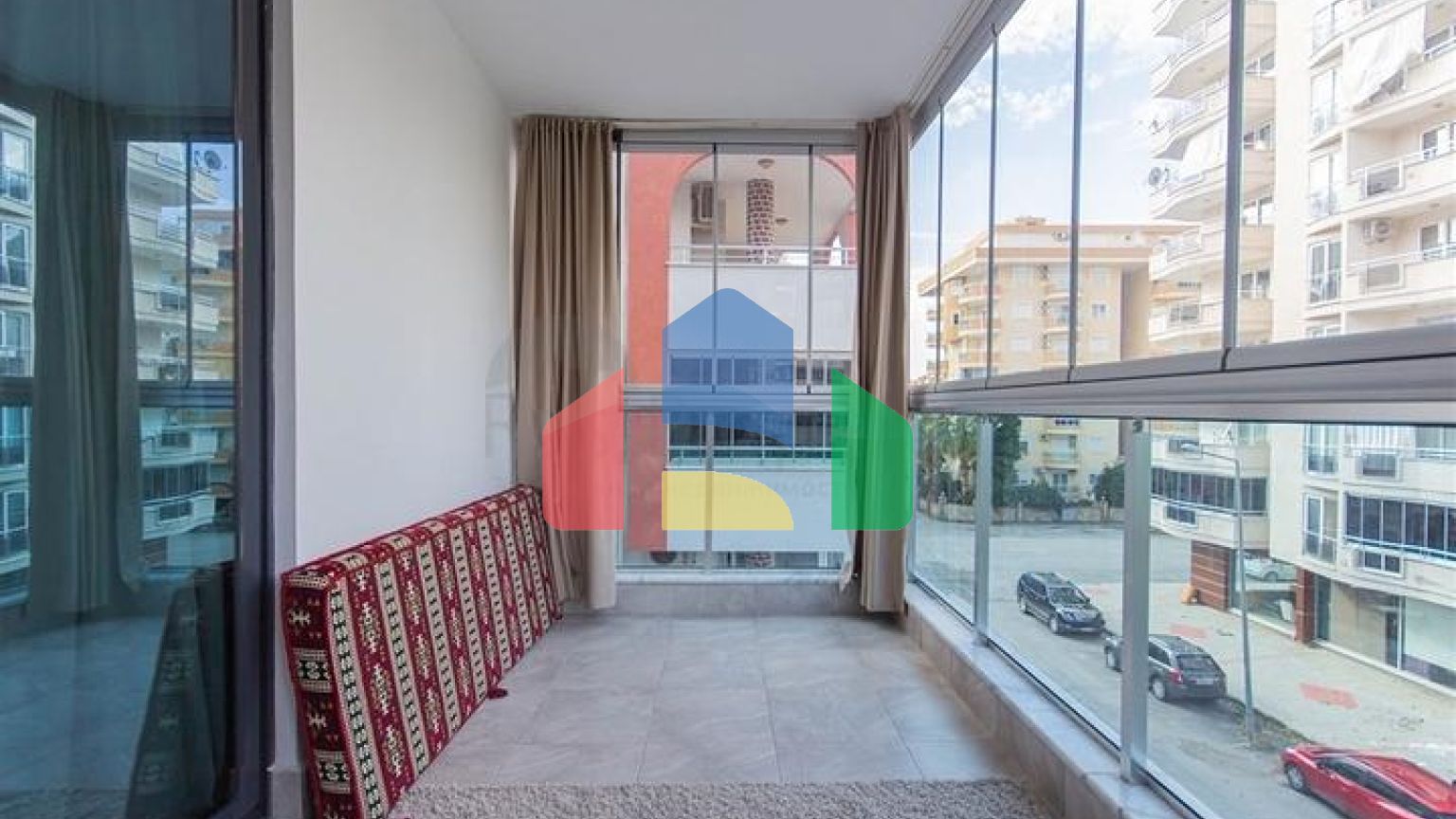 Просторная квартира 2+1 от собственника в 400 метрах от моря в районе Махмутлар